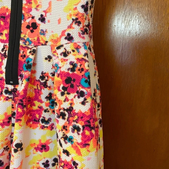 So Women's Floral Fit Flare Dress Size Small Vibrant Summer Sundress Cutout Back - Picture 15 of 16